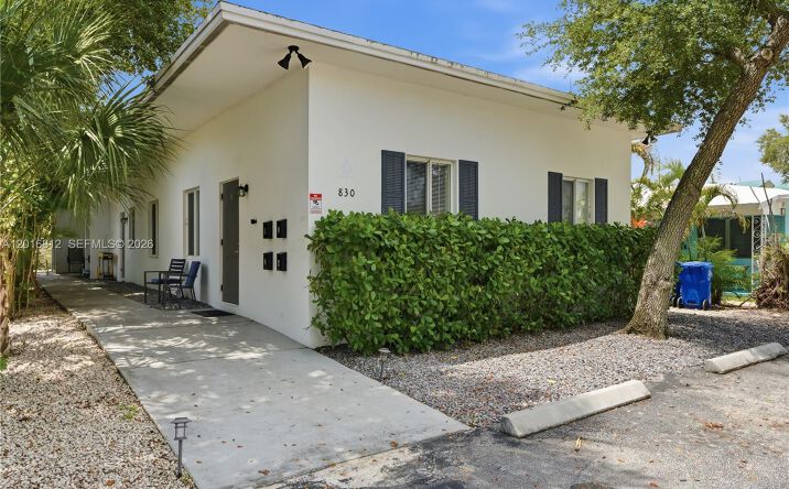 Pictures of Multifamily property located at 830 SE 14th St, Fort Lauderdale, FL 33316 for sales - image #1
