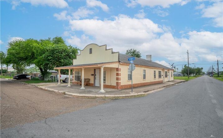 Pictures of Multifamily property located at 100 S Iowa Avenue, Weslaco, TX 78596 for sales - image #1