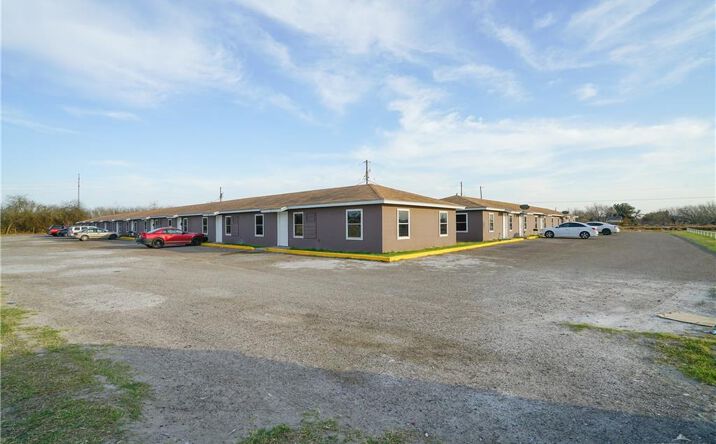 Pictures of Multifamily property located at 221 Mile 1 ¼ N Drive, Palmview, TX 78572 for sales - image #1