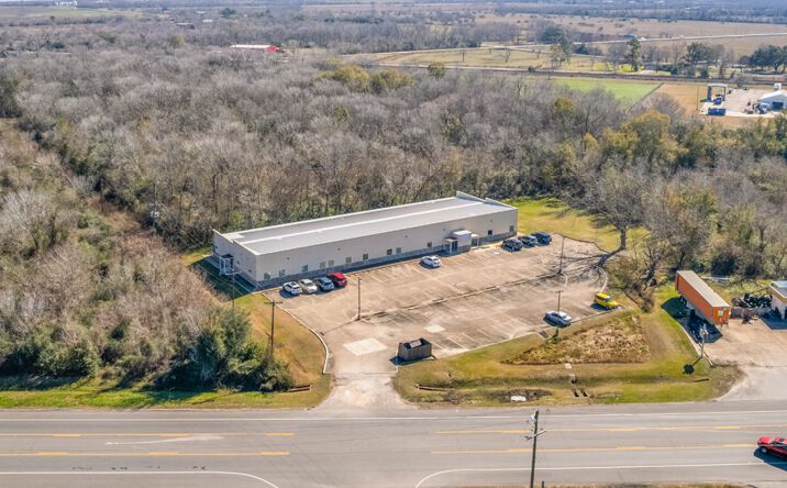 Pictures of Office property located at 1504 E MULBERRY ST, ANGLETON, TX 77515-3913 for sales - image #1