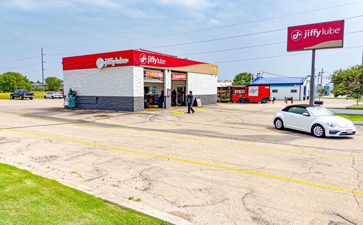 Pictures of Retail property located at 4233 S 31st St, Temple, TX 76502 for sales - image #1
