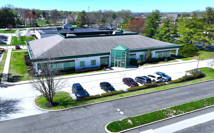 Pictures of Office property located at 470 Sentry Pkwy, Blue Bell, PA 19422 for sales - image #1