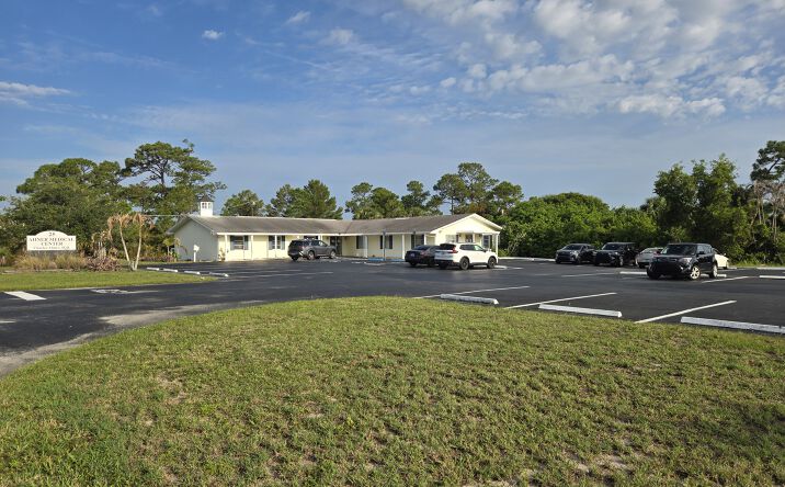 Pictures of Office property located at 25 Northeast Dixie Highway, Stuart, FL 34994 for sales - image #1