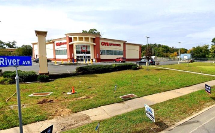Pictures of Retail property located at 596 RIVER AVE, LAKEWOOD, NJ 08701-5287 for sales - image #1