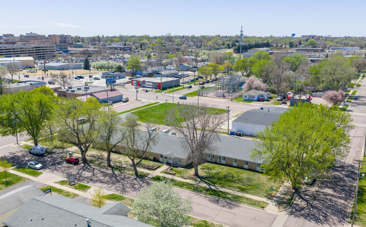 Pictures of Multifamily property located at 809 South Sherman Avenue, Sioux Falls, SD 57104 for sales - image #1