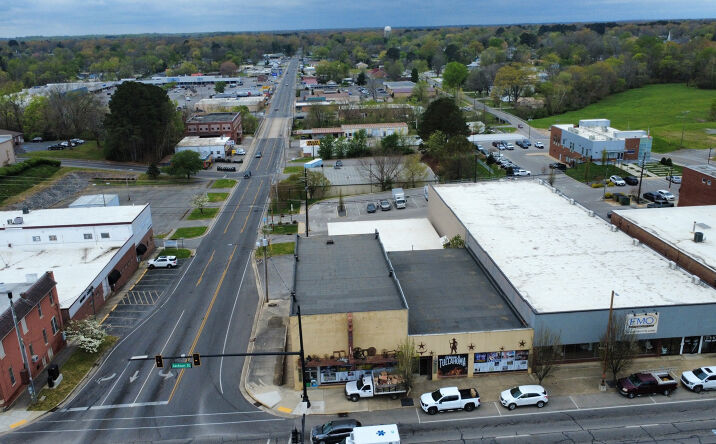 Pictures of Retail property located at 101 N Jackson St, Tullahoma, TN 37388, 103 N Jackson St, Tullahoma, TN 37388 for sales - image #1