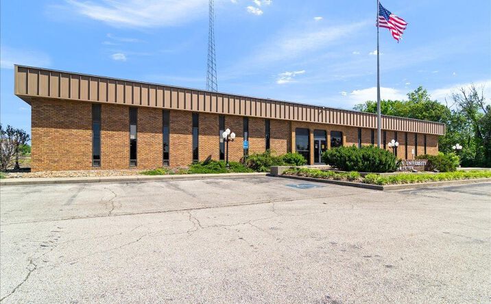 Pictures of Office property located at 903 W MORTON ST, OAKLAND CITY, IN 47660-7613 for sales - image #1