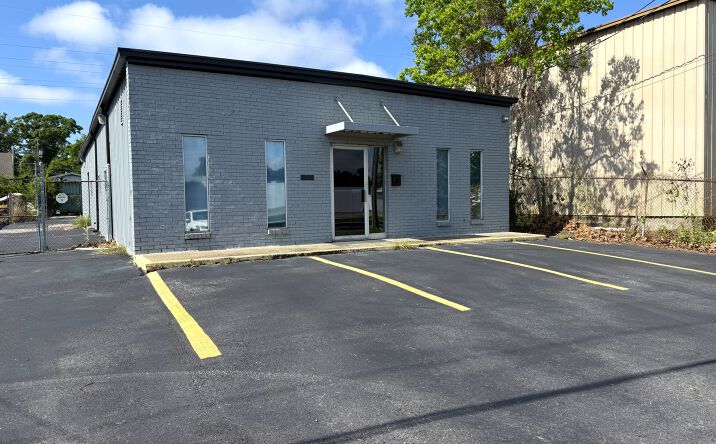 Pictures of Industrial property located at 2469 ESLAVA CREEK PKWY, MOBILE, AL 36606-2034 for sales - image #1