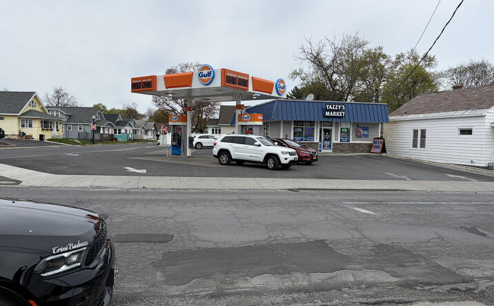 Pictures of Retail property located at 281 Altamont Avenue, Schenectady, NY 12304 for sales - image #1