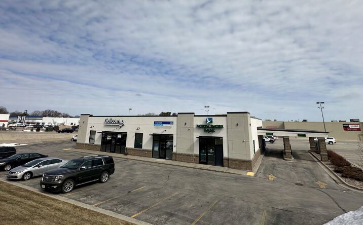 Pictures of Retail property located at 1620 W Mason St, Green Bay, WI 54303 for sales - image #1