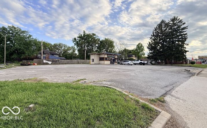 Pictures of Retail property located at 821 E 38th St, Indianapolis, IN 46205-2823 for sales - image #1
