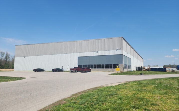 Pictures of Industrial property located at 6013 ELSNER DR, SEYMOUR, IN 47274-5563 for sales - image #1