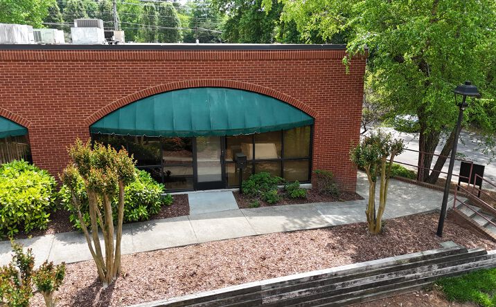 Pictures of Office, Mixed Use property located at 601 EASTCHESTER DR, HIGH POINT, NC 27262-7645 for sales - image #1