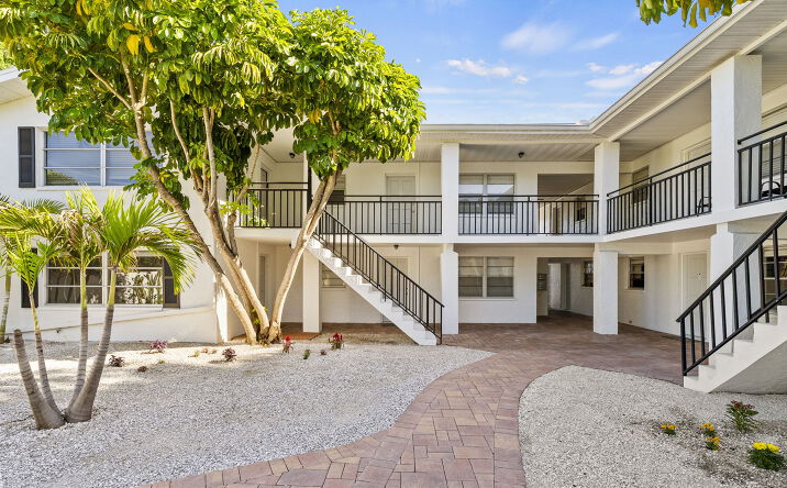 Pictures of Multifamily property located at 3036 6th Avenue North, St. Petersburg, FL 33713 for sales - image #1