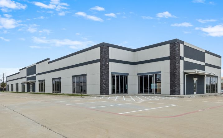 Pictures of Office property located at 17085 N Texas Ave, Webster, TX 77598 for sales - image #1
