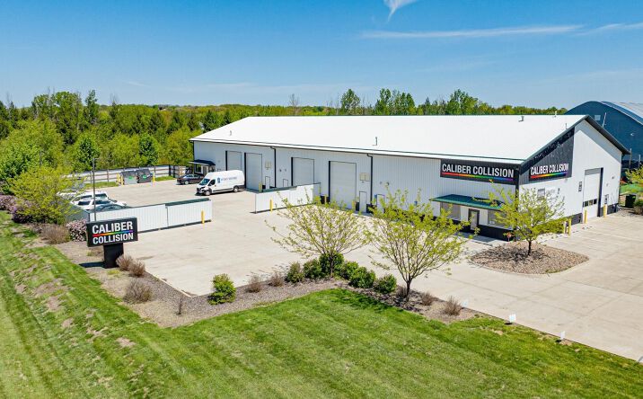 Pictures of Retail property located at 3297 NW Prairie Ln, Des Moines, IA 50313 for sales - image #1