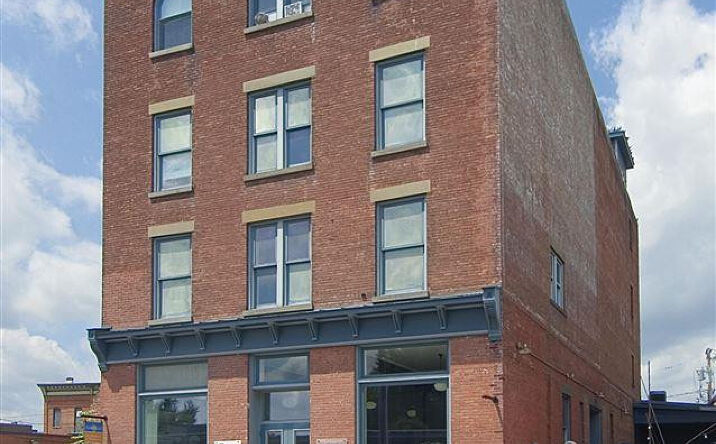 15 Railroad Avenue, Kingston