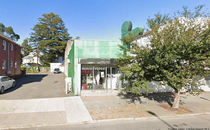 728 Broadway, Kingston
