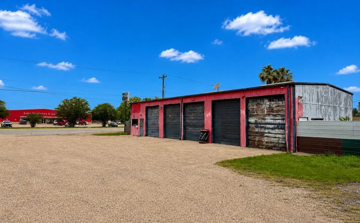 Pictures of Retail, Mixed Use, Self Storage property located at 2016 North Velasco Street, Angleton, TX 77515 for sales - image #1