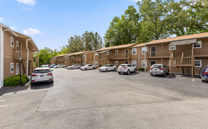 Pictures of Multifamily property located at 1802 Hamill Road, Hixson, TN 37343 for sales - image #1
