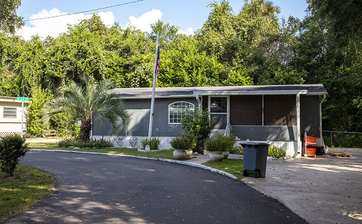 Pictures of Mobile Home Park property located at 1065 S Volusia Ave, Orange City, FL 32763 for comps - image #1