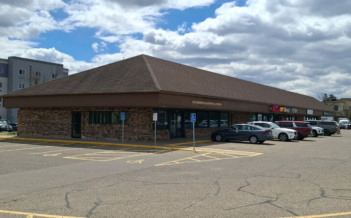 Pictures of Retail property located at 5440 South Robert Trail, Inver Grove Heights, MN 55077-1406 for sales - image #1