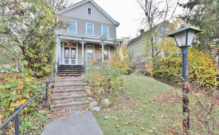 102 Clifton Avenue, Kingston
