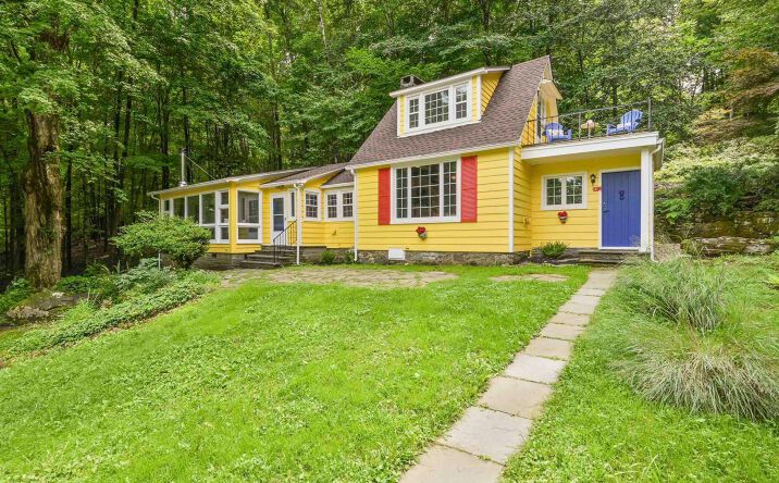 13-16 Torn Hill Road, Woodstock
