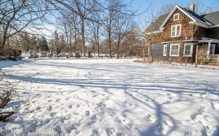 141 R Pine Grove Avenue, Kingston