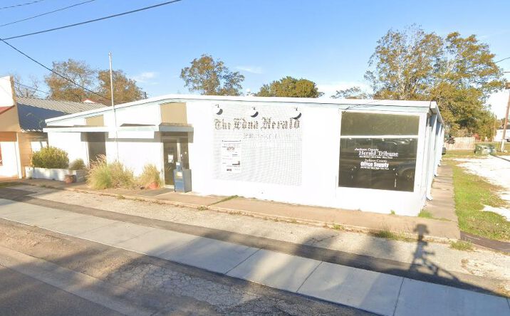 Pictures of Land property located at 306 N Wells Street, Edna, TX 77957 for sales - image #1
