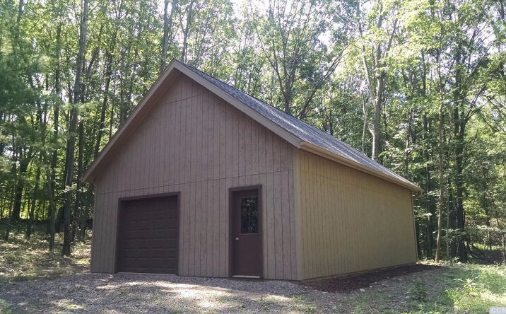 2139 County Route 8, Livingston