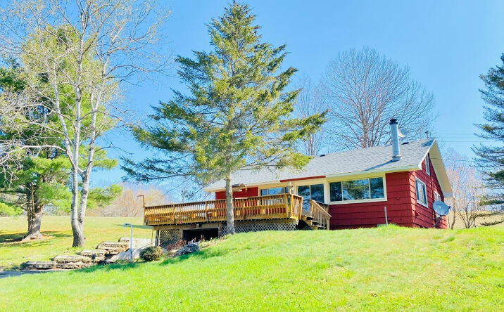 92 Maplewood Ave., Windham
