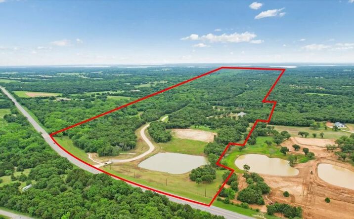 Pictures of Land property located at 26100 US 377, 130110, TX 76273 for sales - image #1