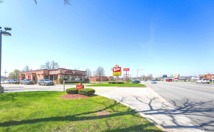 Pictures of Retail property located at 1865 East Sherman Boulevard, Muskegon, MI 49444-1857 for sales - image #1