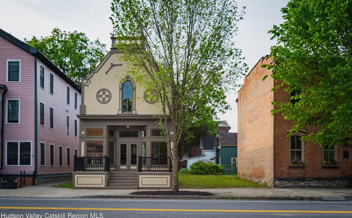 Pictures of Mixed Use property located at 6 Broad Street, Kinderhook, NY 12106 for sales - image #1
