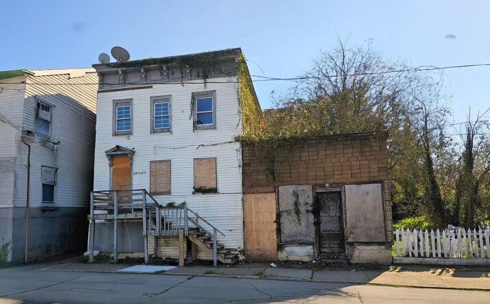 Pictures of Multifamily property located at 225 1/2 Columbia Street, Hudson, NY 12534 for sales - image #1