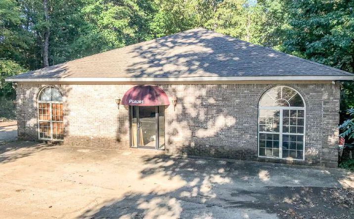 Pictures of Office, Industrial property located at 15500 Powell Loop, Tuscaloosa, AL 35406 for comps - image #1