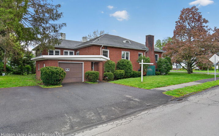 Pictures of Office property located at 111 Maiden Lane, Kingston, NY 12401 for sales - image #1