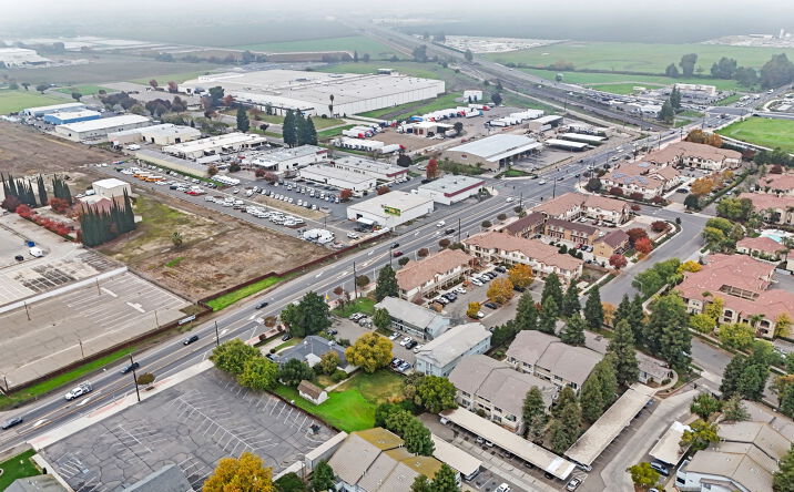 Pictures of Multifamily property located at 2790 N STATE HWY 59, MERCED, CA 95348 for sales - image #1