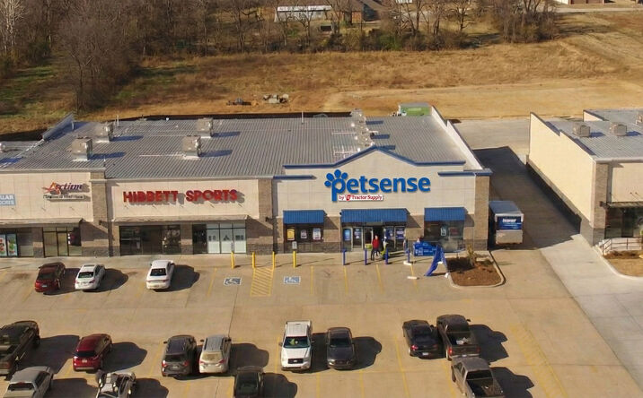 Pictures of Retail property located at 2301 North Milt Phillips Avenue, Seminole, OK 74868 for sales - image #1