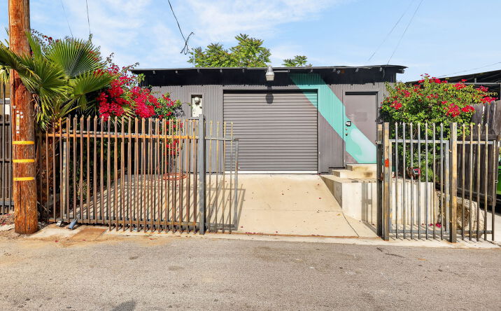 Pictures of Industrial property located at 9939 Commerce Avenue, Los Angeles, CA 91042 for sales - image #1