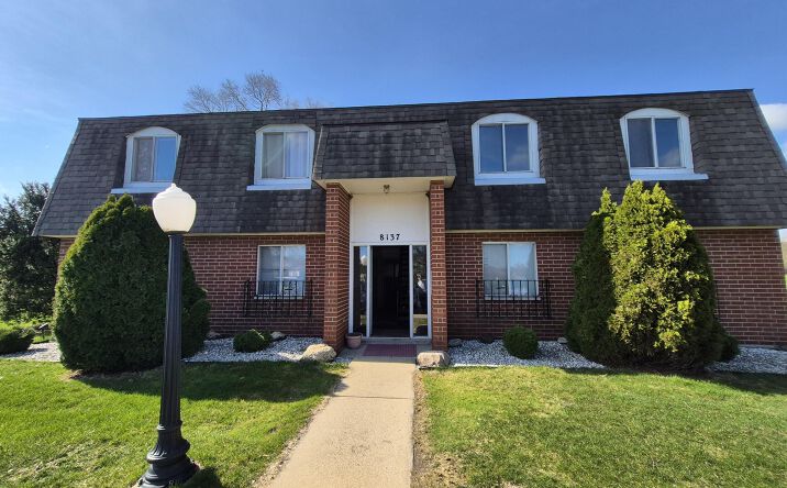 8137 Pine Island Terrace, Crown Point