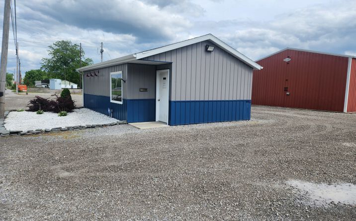 Pictures of Mixed Use property located at 802 W Water Street, Pinckneyville, IL 62274 for sales - image #1