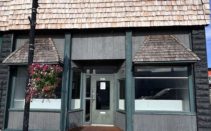 Pictures of Office, Retail property located at 607 S Topeka AVE, Topeka, KS 66451 for sales - image #1