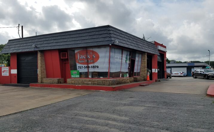 Pictures of Retail property located at 7044 North Military Highway, Norfolk, VA 23518 for sales - image #1