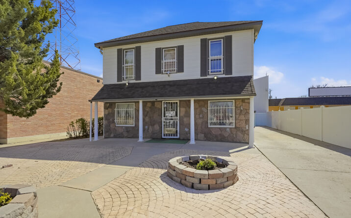 Pictures of Multifamily property located at 404 State Street, Fort Morgan, CO 80701 for sales - image #1