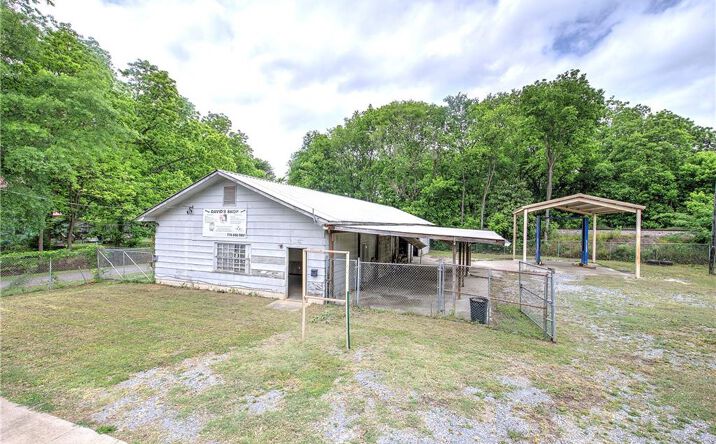 Pictures of Business for Sale, Retail property located at 313 E Gibson Street, Cedartown, GA 30125 for sales - image #1