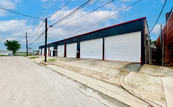 Pictures of Industrial property located at 517 N BRYAN ST, HOUSTON, TX 77011 for sales - image #1