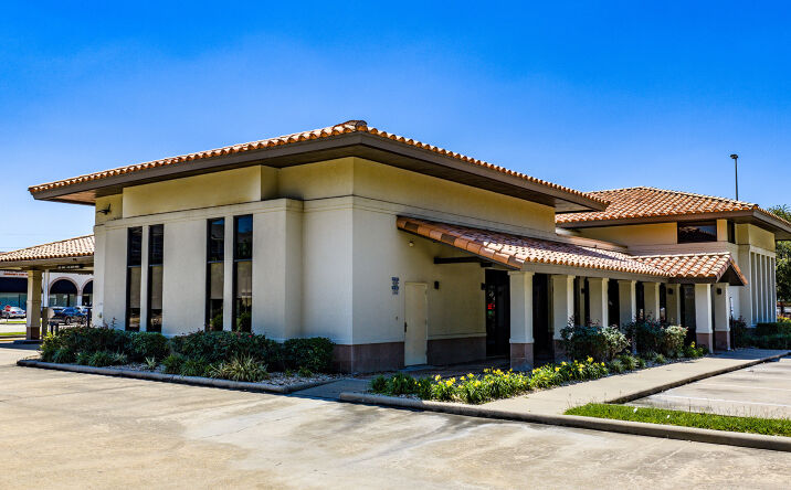 Pictures of Retail, Mixed Use, Land property located at 1629 South Voss Road, Houston, TX 77057 for sales - image #1