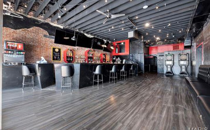 Pictures of Retail, Hospitality property located at 632 Broadway Street, Cape Girardeau, MO 63701 for sales - image #1